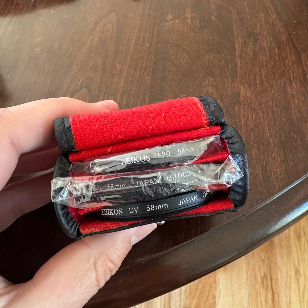 Minolta - Vintage Maxxum 5 Silver and Black SLR Camera with extra lenses - Picture 4 of 8